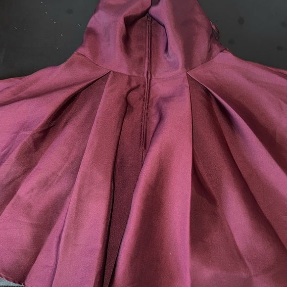 Beautiful Formal dress size 9 - Picture 8 of 8